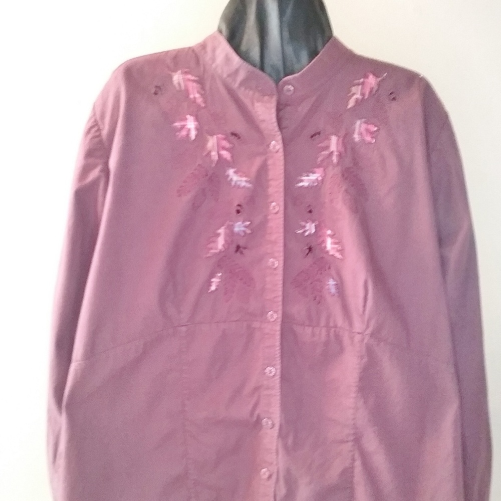 C J Banks top